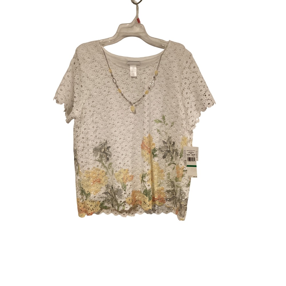 Alfred Dunner Charleston 2024 White Eyelet Floral Lace Top with Necklace NWT L